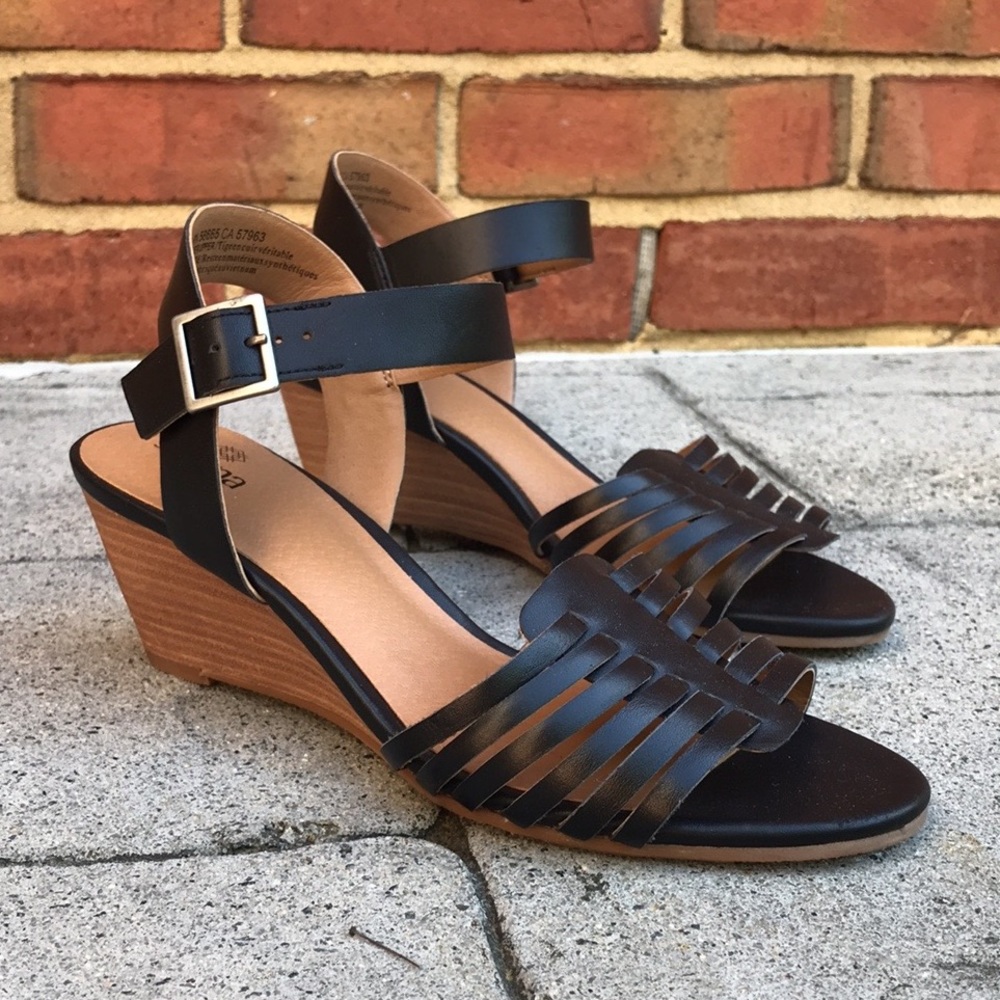 Black Gladiator-Inspired Susina Terra Wooden Wedge Sandals